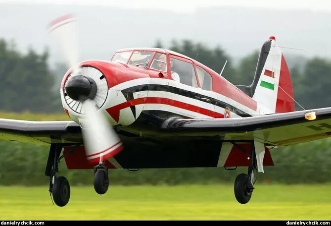 бермудка30758т. 06. комбо зомяк 18. гагарин на як 18. як 18.