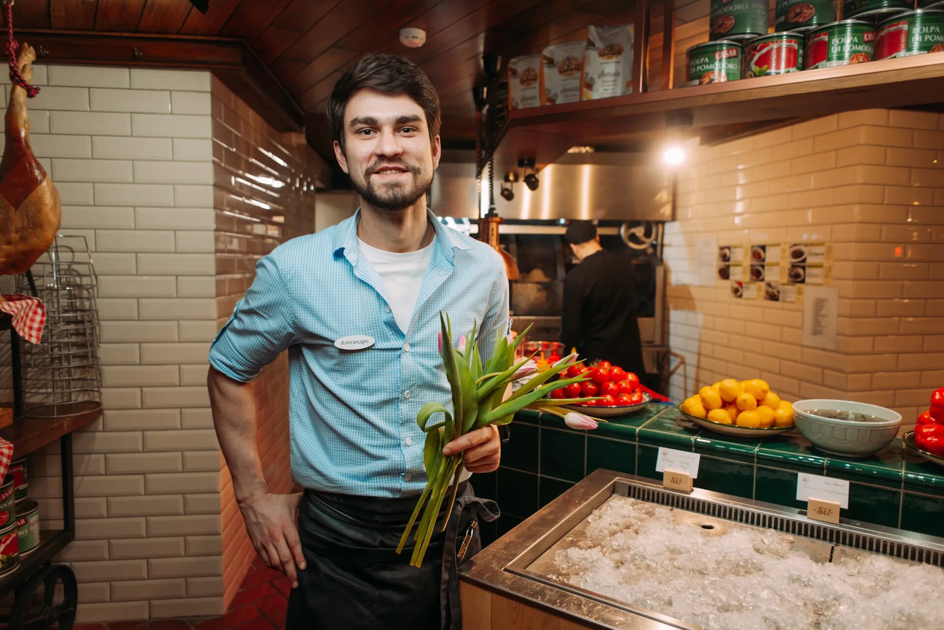 Помощник официанта