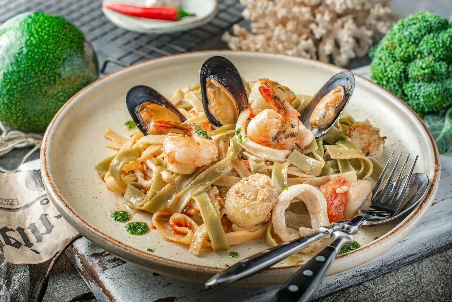 Феттучини маринара. Мидии и кальмары в сливочном соусе. Пикколо блюдо. Мидии и кальмары в сливочном соусе. Паста фетучини с морепродуктами.