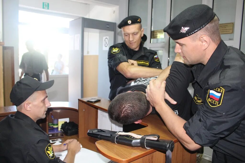 Девушка следователь. Юмани судебный пристав. Пресс служба гувд. Принудительное исполнение судебными приставами. Юмани судебный пристав.