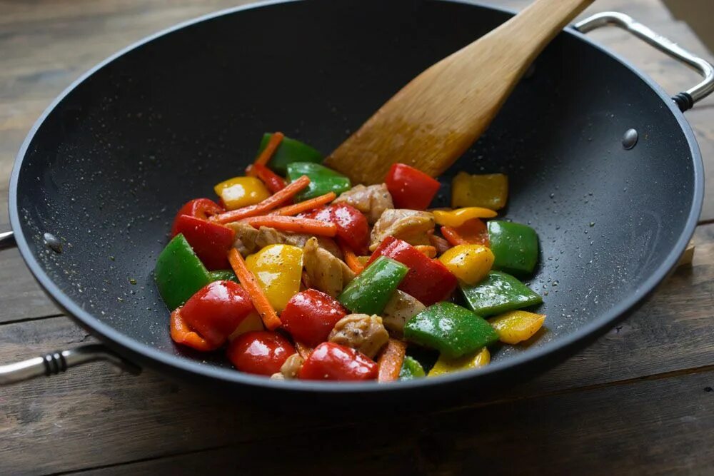 Fry vegetables. Жареные овощи. Овощи на сковороде. Вок с овощами. Жареные овощи на сковороде.