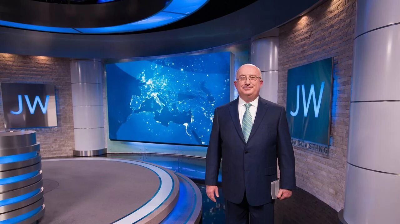Jw broadcasting февраль. Бродкастинг jw. студия jw broadcasting. бродкастинг статуэтка. бродкастинг jw на русском.