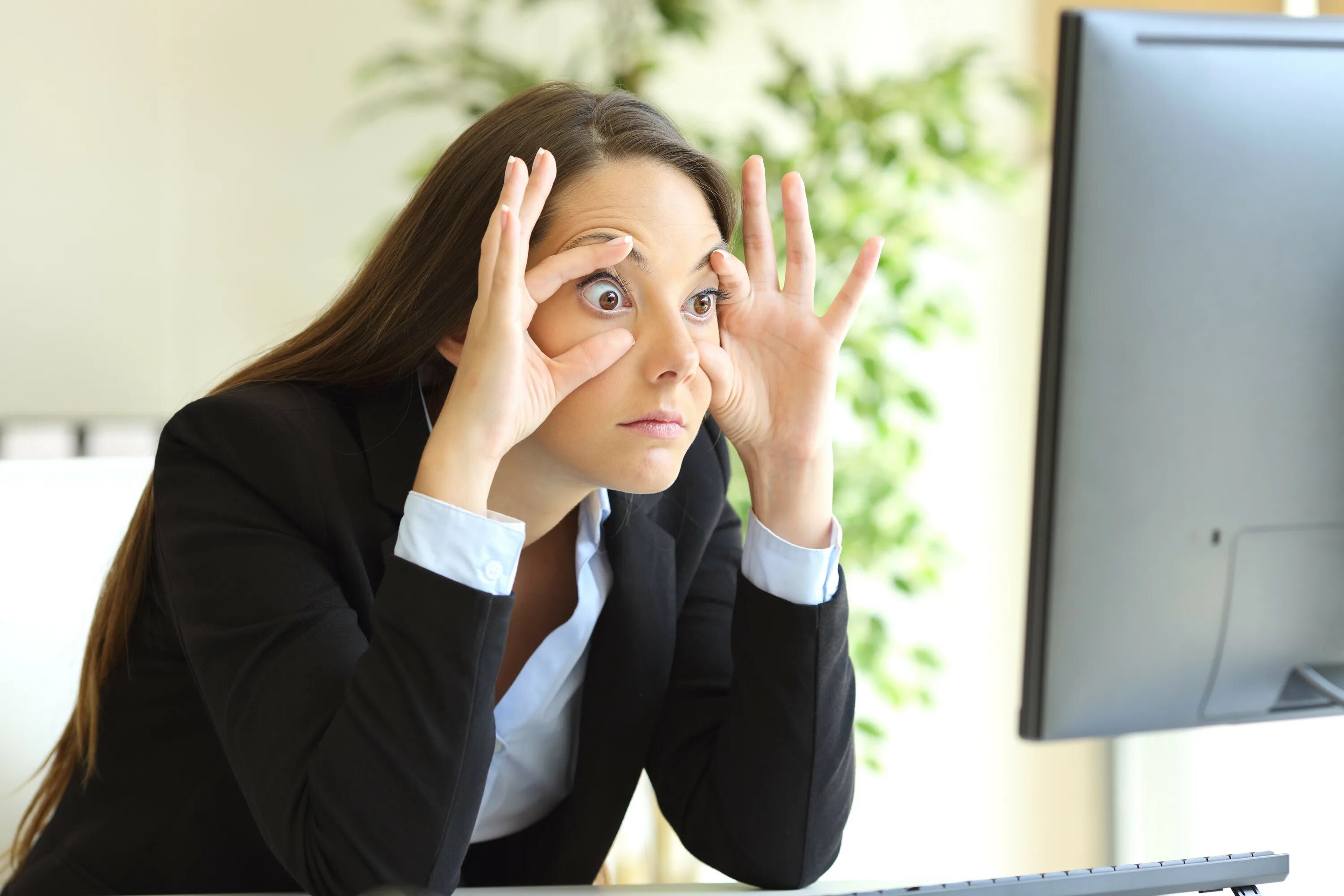 Keeps eyes open. Держит глаз. следить пальцем при чтении. opened eyes stock image.