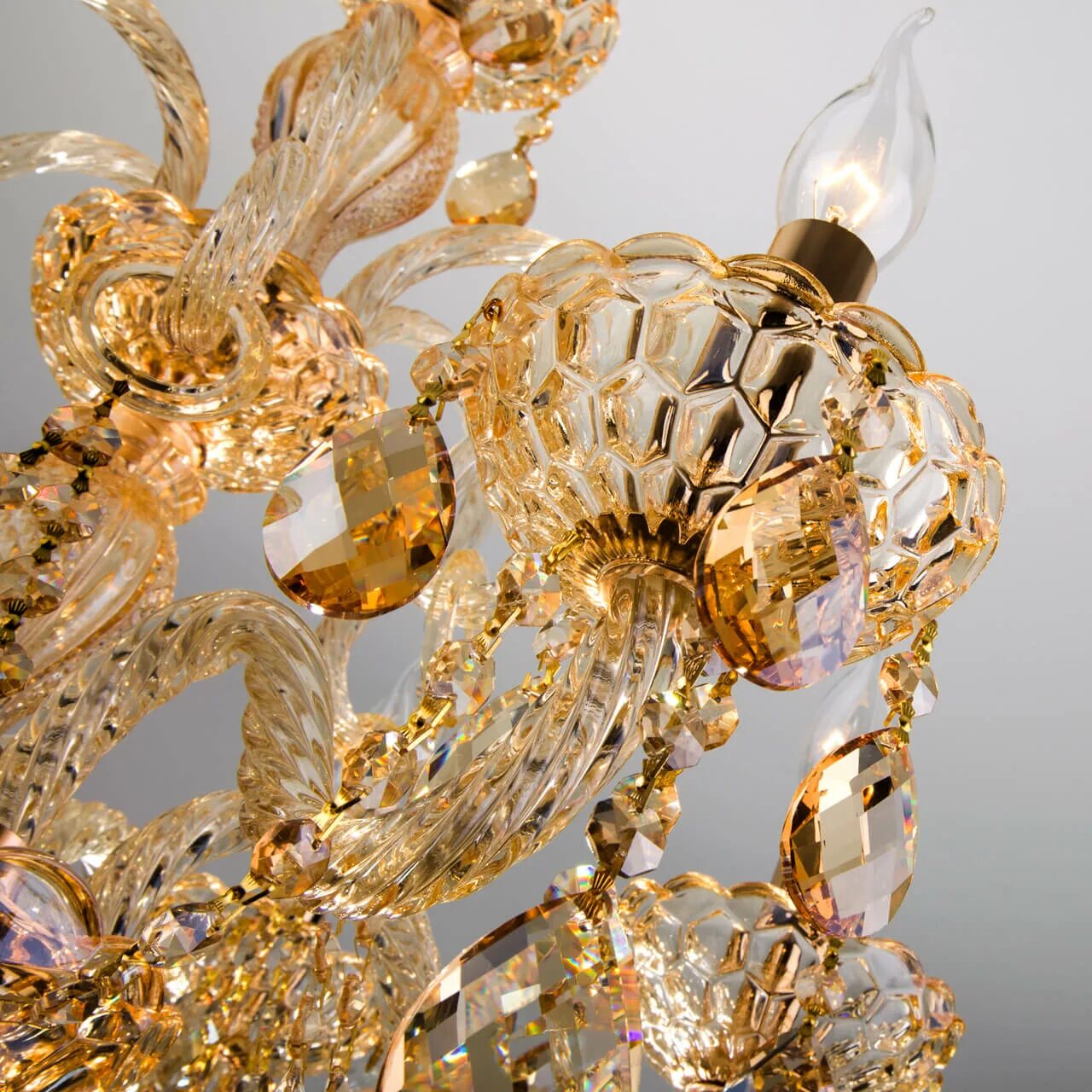 Бра alcedo, 2xe14, золото (eurosvet, 10097/2 золото/тонированный хрусталь strotskis). Подвесная люстра eurosvet 10052/6 золото/тонированный хрусталь strotskis. 10097/15 золото/тонированный хрусталь strotskis. Тонированный хрусталь. Люстра eurosvet 10025/1 золото/тонированный хрусталь strotskis подвесная.