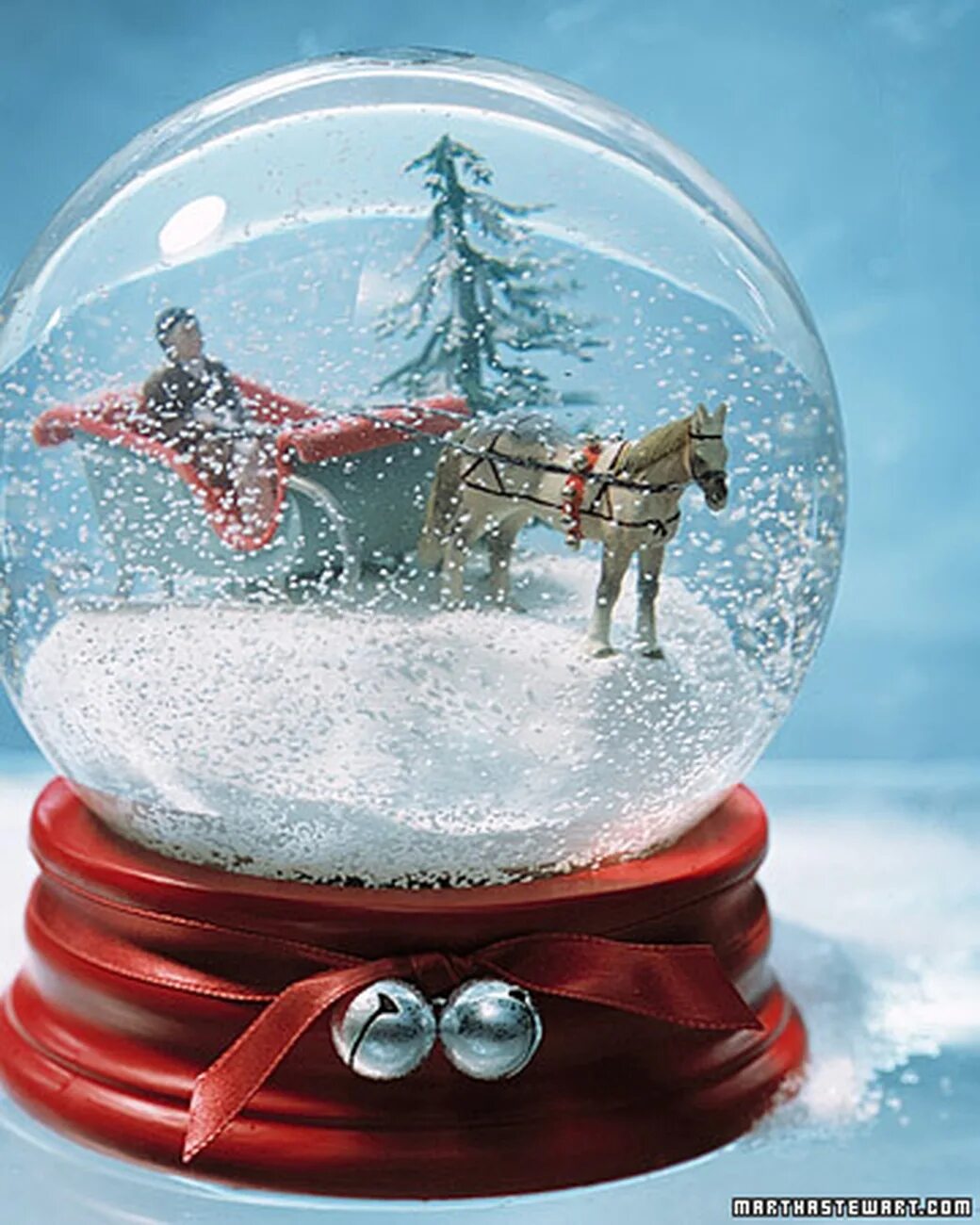 Зима в шаре. Snowball снежный шар. Шар стеклянный. Новогодний стеклянный шар. Новогодний шар со снегом внутри.
