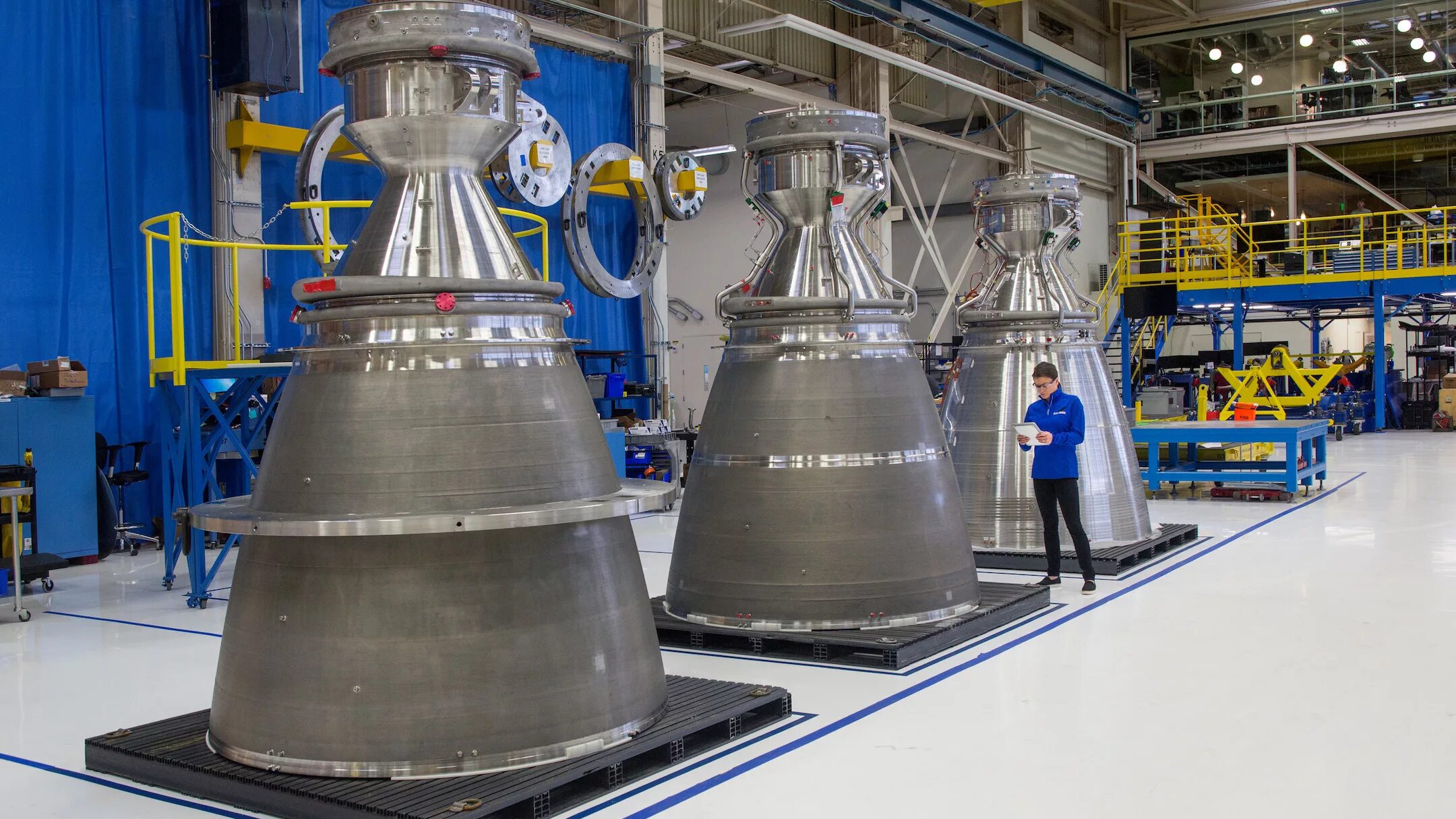 Blue engine. Двигатель be-4 blue origin. be 4 ракетный двигатель blue origin. двигатели blue origin. жрд be-4.
