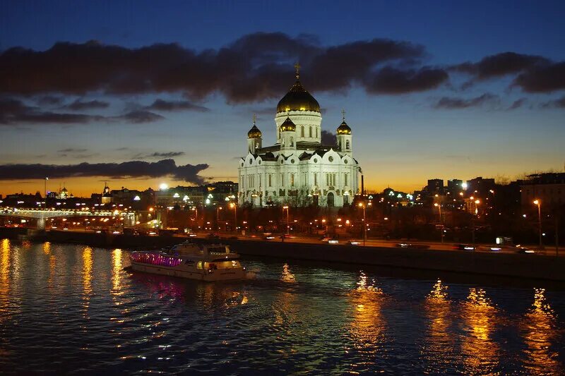 Храм вечером. Вечерняя москва храм христа спасителя. храм христа спасителя вечером. храм христа спасителя в москве осенью. храм христа спасителя в москве ночью.
