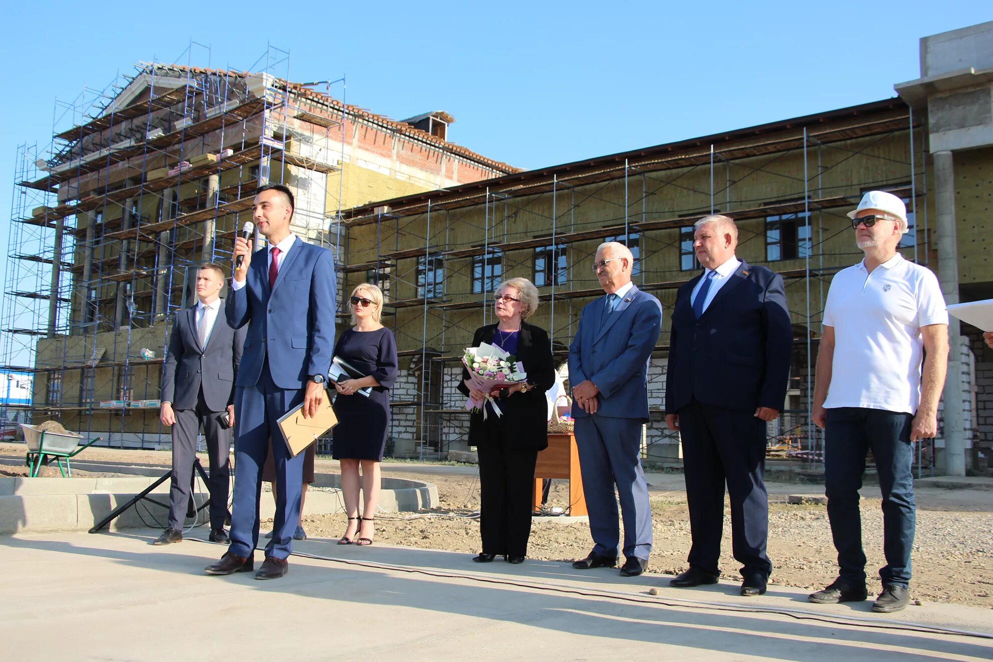 Лицей усть. Школа в усть лабинске дерипаски. Лицей усть. Лицей усть. Лицей дерипаска усть-лабинск.