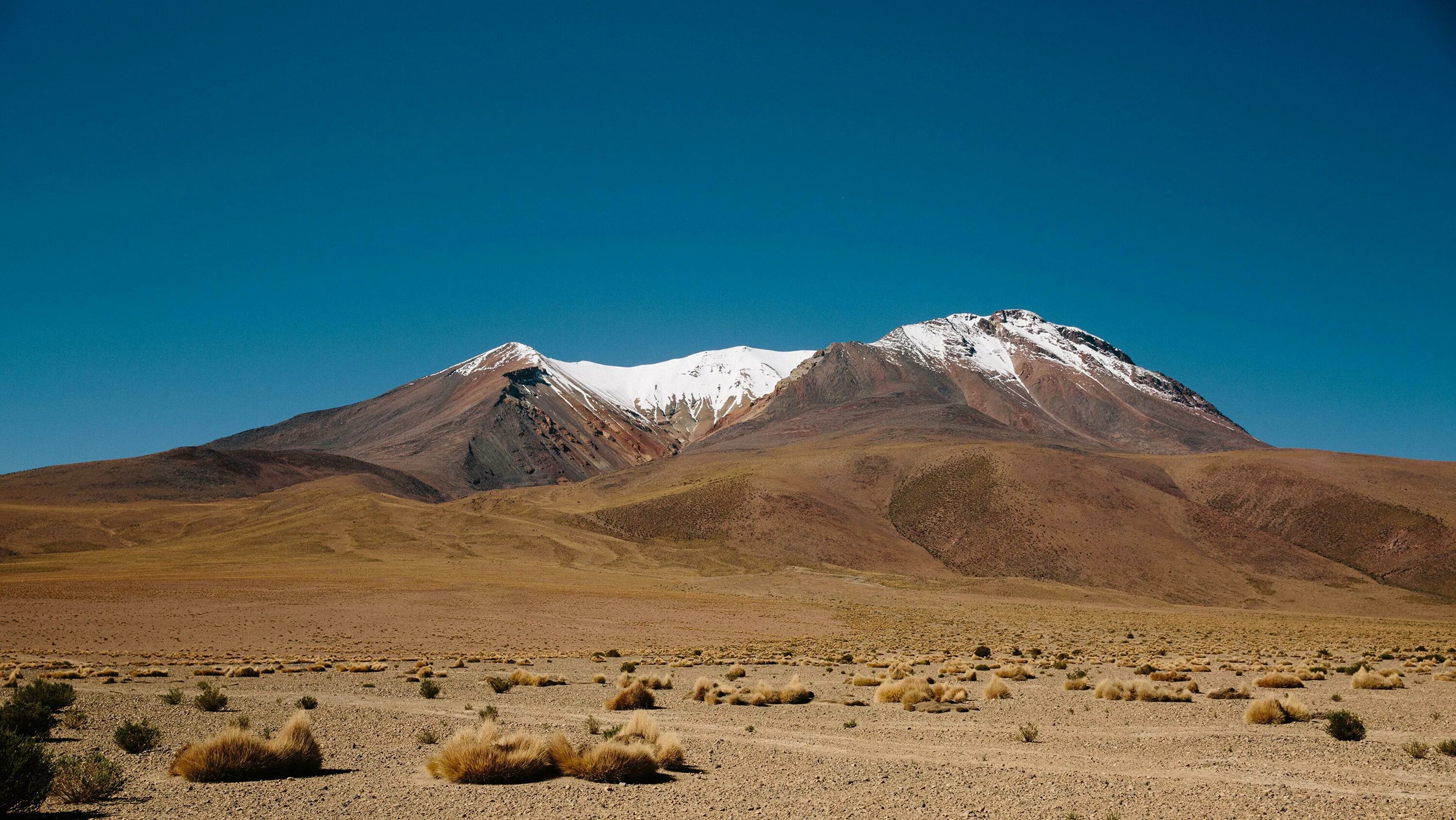 Atakama cho'li tunda. Пустыня атакама геоглифы. Пустыня атакама. Пустыни атакама 4. Чили рельеф атакама.