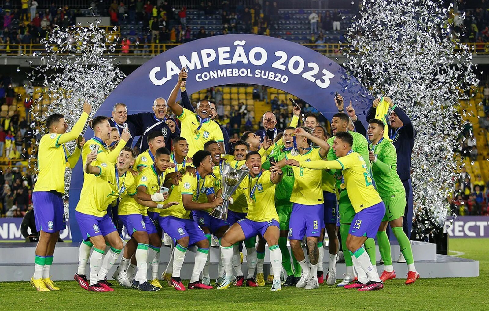 Футбол чемпионат молодежных команд. Сборная Бразилии 2023. Ренан сборная Бразилии. Бразильская футбольная команда. Юношеская сборная Бразилии.