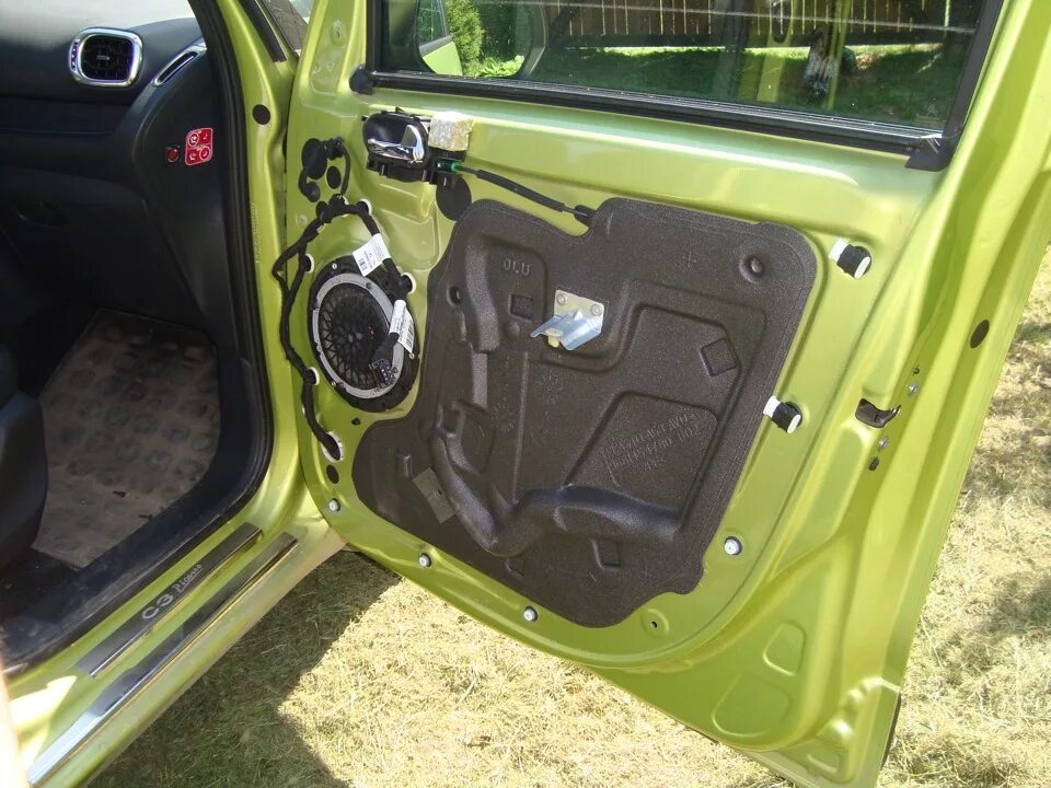 Дверь ситроен с3 пикассо. Ситроен с3 пикассо стеклоподъемник левой передней двери артикул. Накладки вокруг наружных ручек двери ситроен с3 пикассо. Ситроен с4 двери b7. Дверь ситроен с3 пикассо.