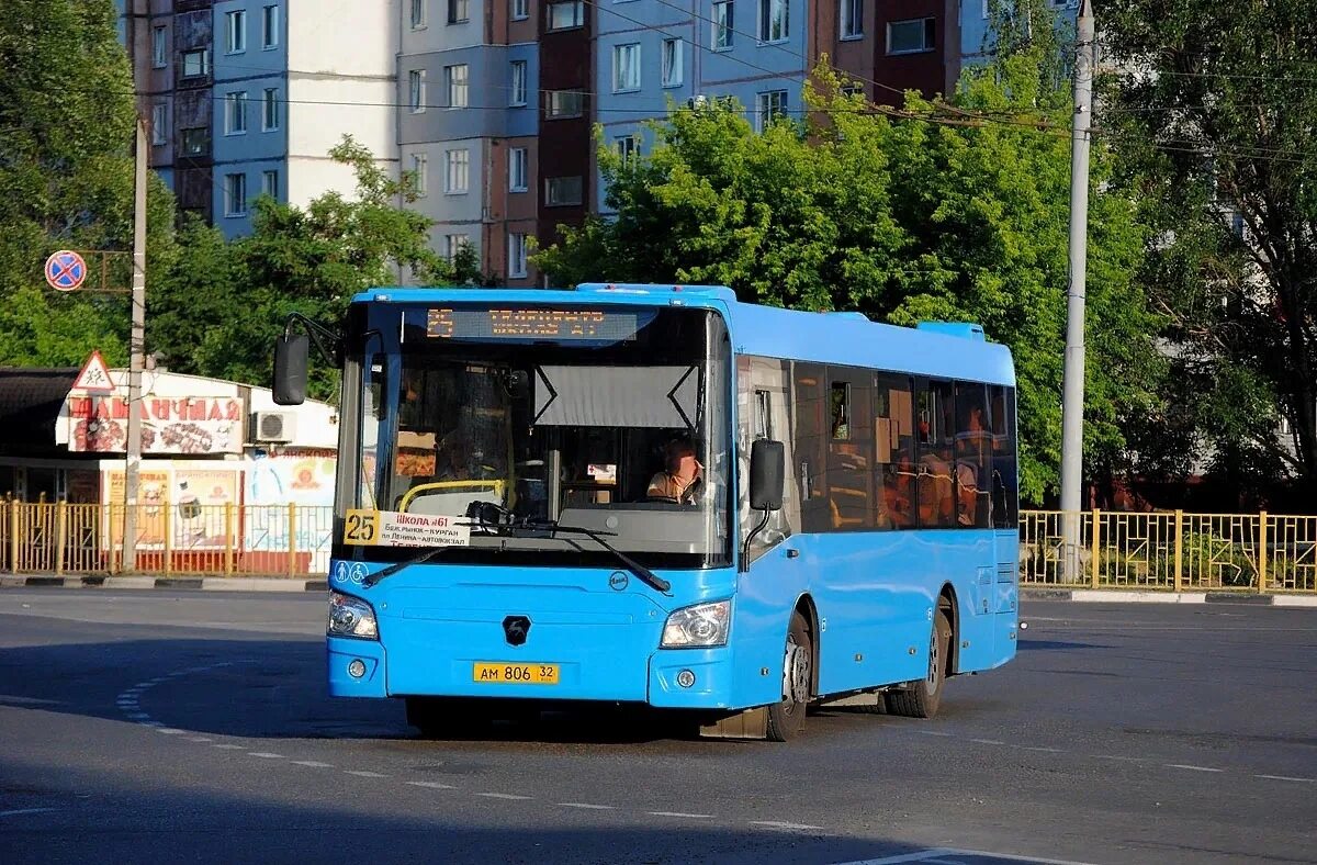 Автобусы брянск в реальном времени. Лиаз 4292 брянск. маршрут 25 автобуса брянск. 25 маршрут брянск. автобус 2 брянск.