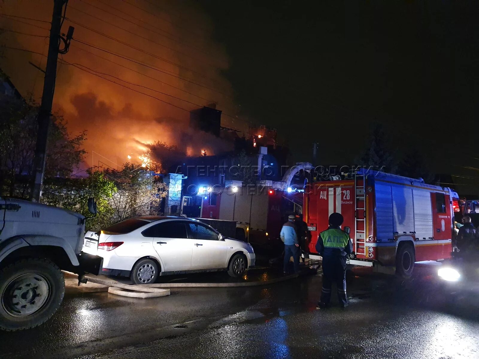 Что творится в домодедово сегодня. Пожар в Домодедово. Пожар на Домодедовской. Пожар в Домодедово сейчас. Пожар в Домодедово Таун.