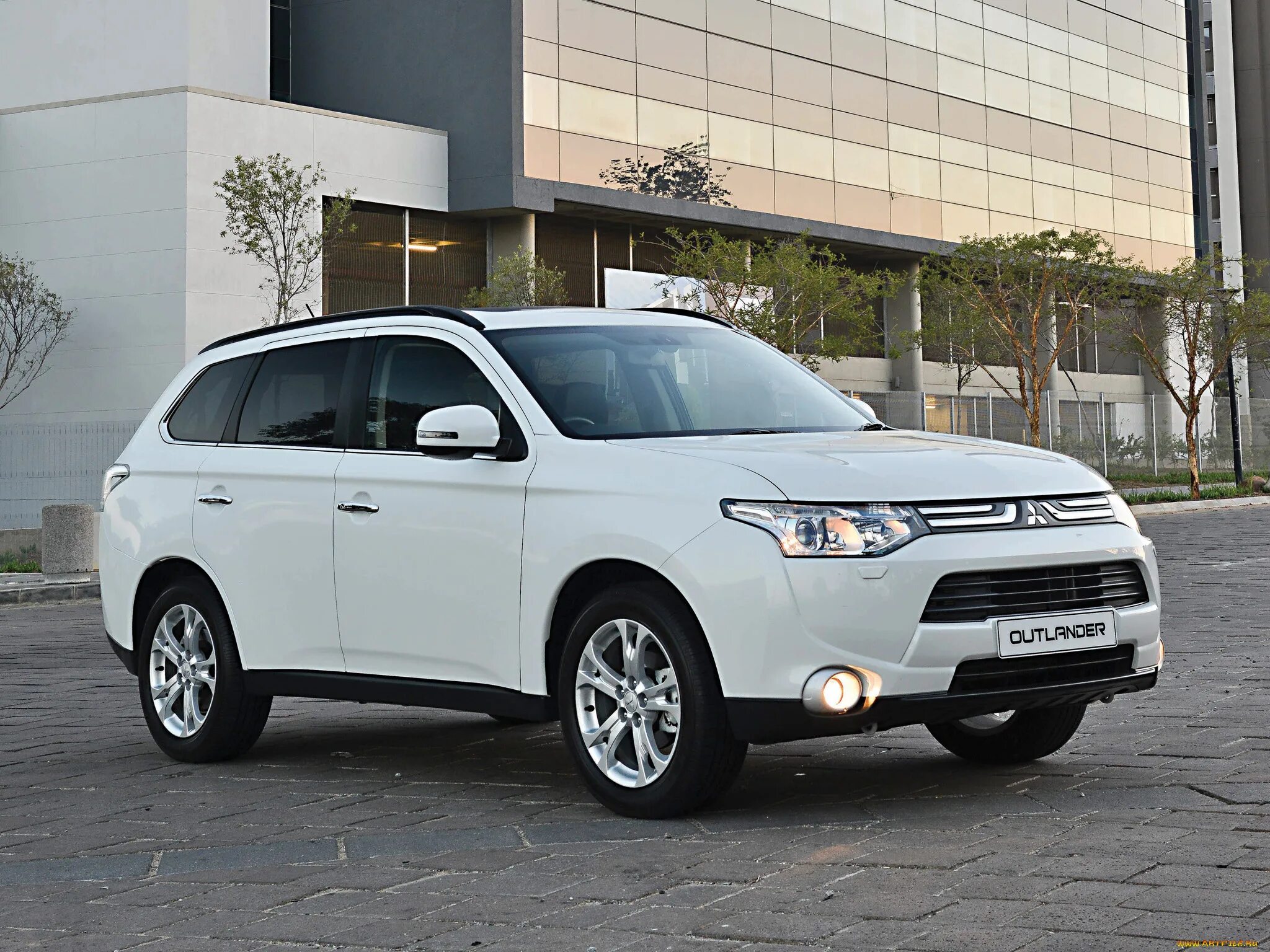 Mitsubishi Outlander 2014. Mitsubishi Outlander III 2012. Mitsubishi Outlander 2012-2014. Митсубиши Аутлендер 2014. Купить митсубиси аутлендер 2014