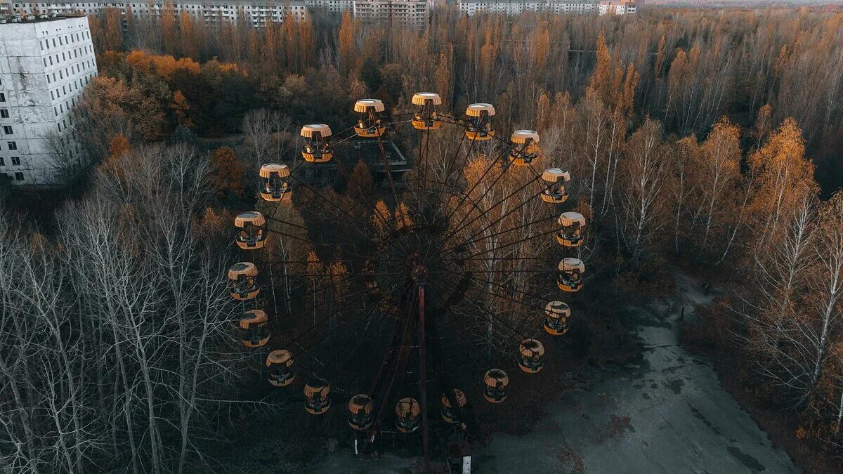 Припять Чернобыль ЧАЭС зона отчуждения. Чернобыль зона отчуждения город. Чернобыль зона отчуждения город Припять. Чернобыль зона отчуждения колесо обозрения. Чернобыль живут люди сейчас 2024