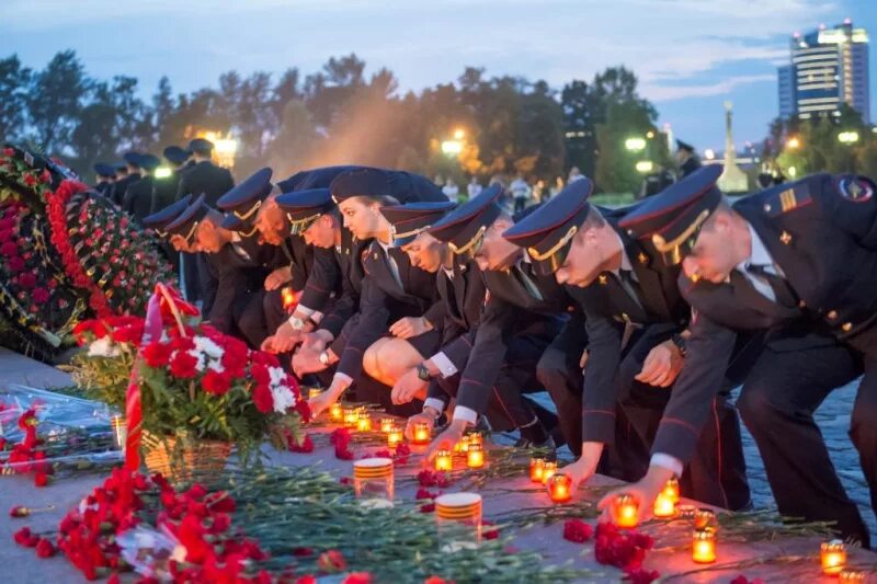 Акция памяти вк. Свеча памяти. День памяти и скорби. Свеча памяти и скорби. Вечный огонь свеча.