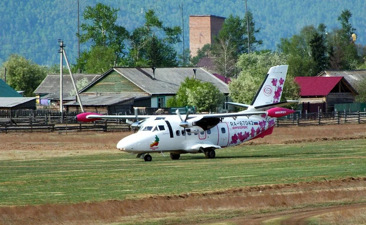 Красная чиков. Красная шапочка чика фнаф. Красный парик длинные волосы. Фнаф ar. Красная чиков.