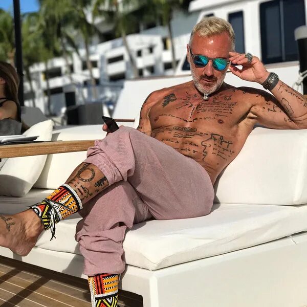 52-летний "танцующий миллионер" Джанлука Вакки станет отцом, как выглядит его 27
