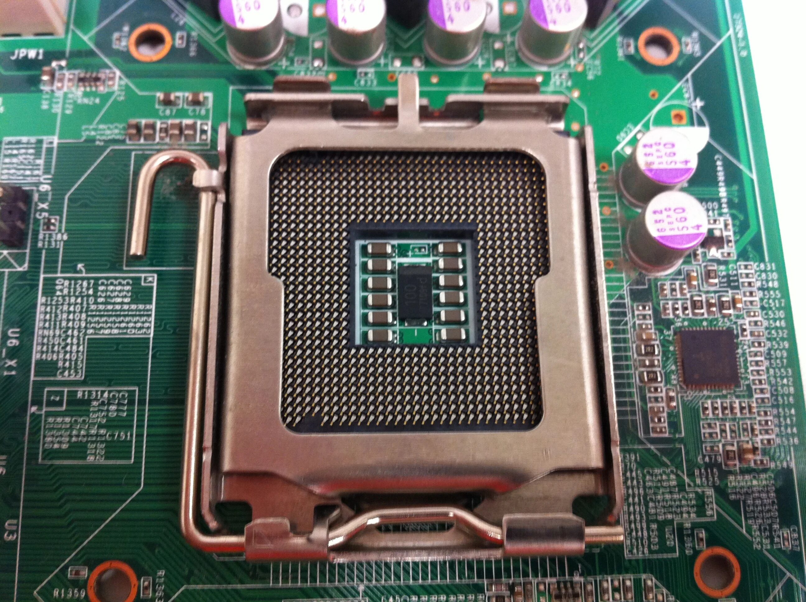 Сокет что делает. ЦПУ сокет. Via p4x333 сокет. Сокет CPU материнская плата. Socket fp6 материнская плата.