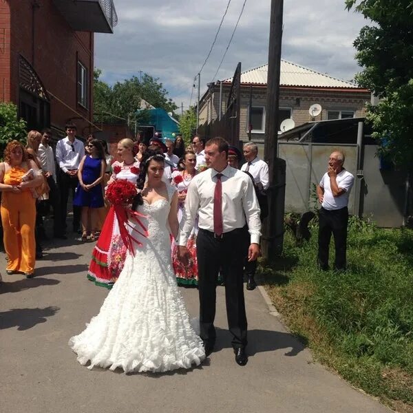 Бондарчука 18 аксай загс. Загс аксай. Бондарчука 18 аксай загс. Загс аксай режим. Чаша- в аксайском загсе.