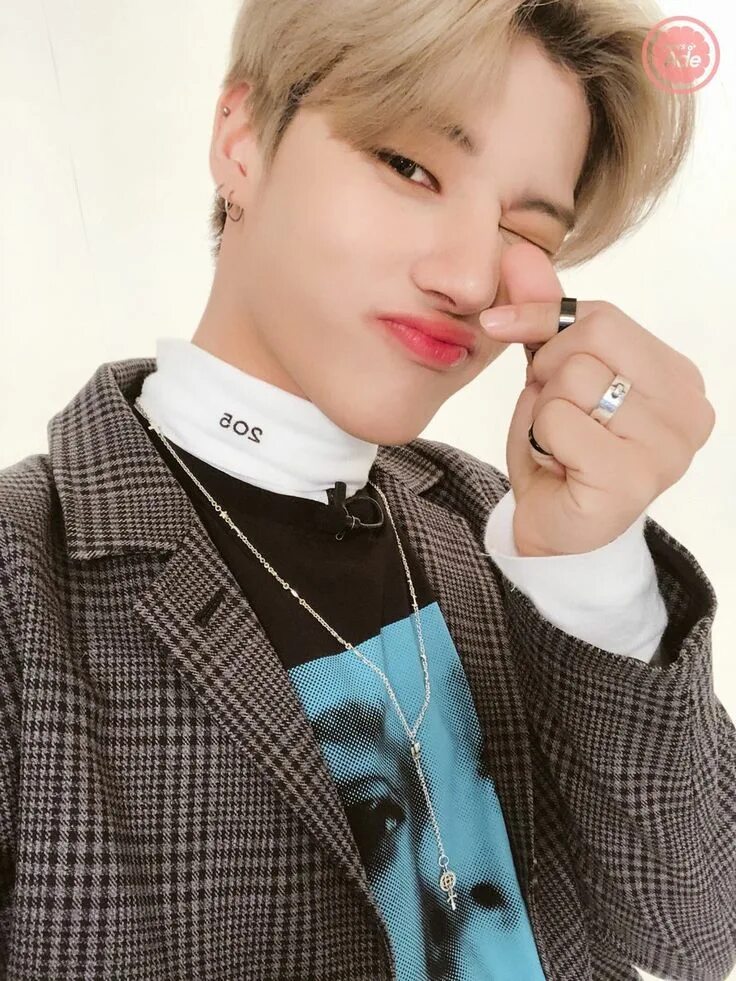 Уен эйтиз. Уён. Уён ATEEZ. Лим уён. Wooyoung.