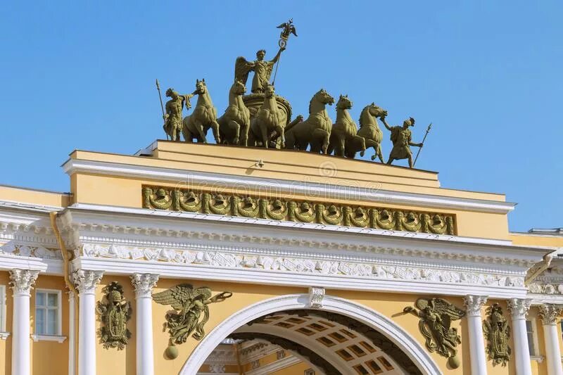Скульптуры колесницы славы на арке главного штаба в петербурге. Колесница славы триумфальной арки. Колесница славы триумфальная арка в санкт-петербурге. Квадрига на арке главного штаба в санкт-петербурге. Колесница славы архитектор.