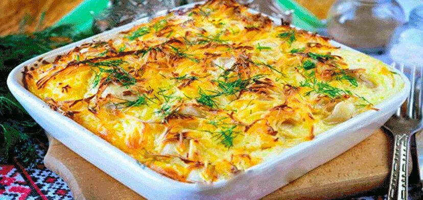 Лазанья из пельменей в духовке с фото. Лазанья из пельменей в духовке с фото. Ленивая лазанья с пельменями в духовке. Мелия лазанья. Запеканка ленивая жена из пельменей.