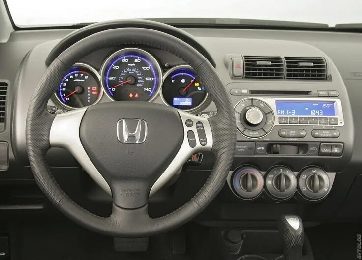 Торпеда хонда фит gd1. Honda fit 2007 салон. Honda jazz 2007. Торпеда хонда фит. Торпеда хонда фит.