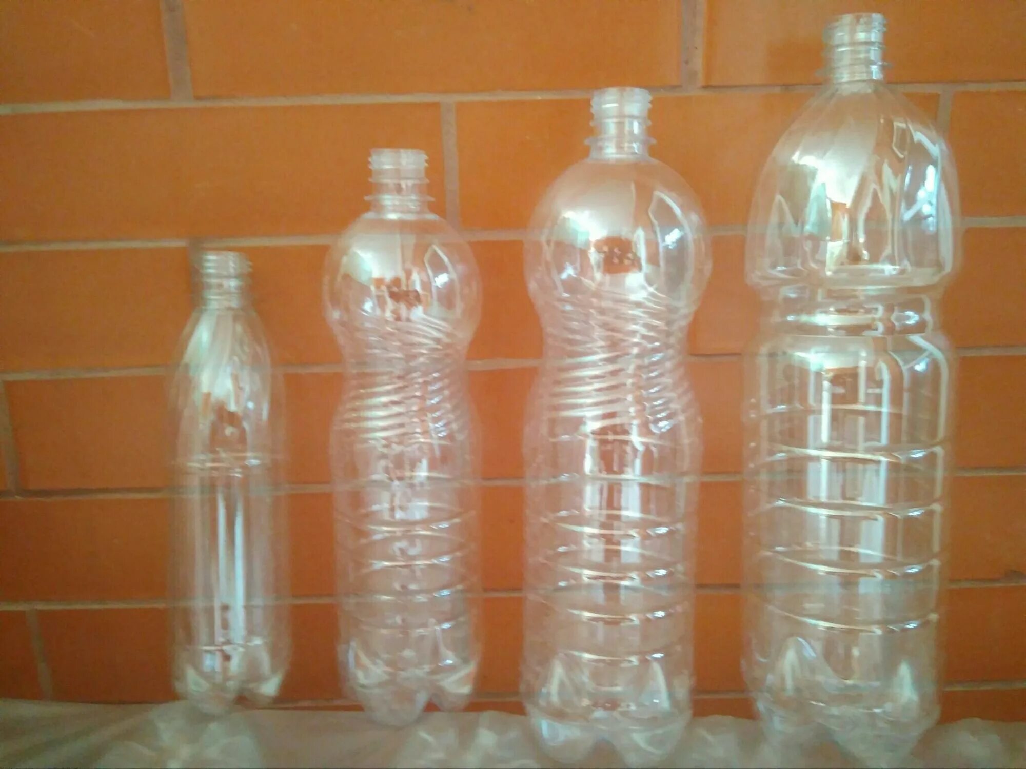 Бутылки 0 5л. Бутылка ПЭТ 2,0л бесцветная. Бутылка ПЭТ 5л. (1/30). Бутылка ПЭТ 0.5. Пустые пластиковые бутылки 0,5.