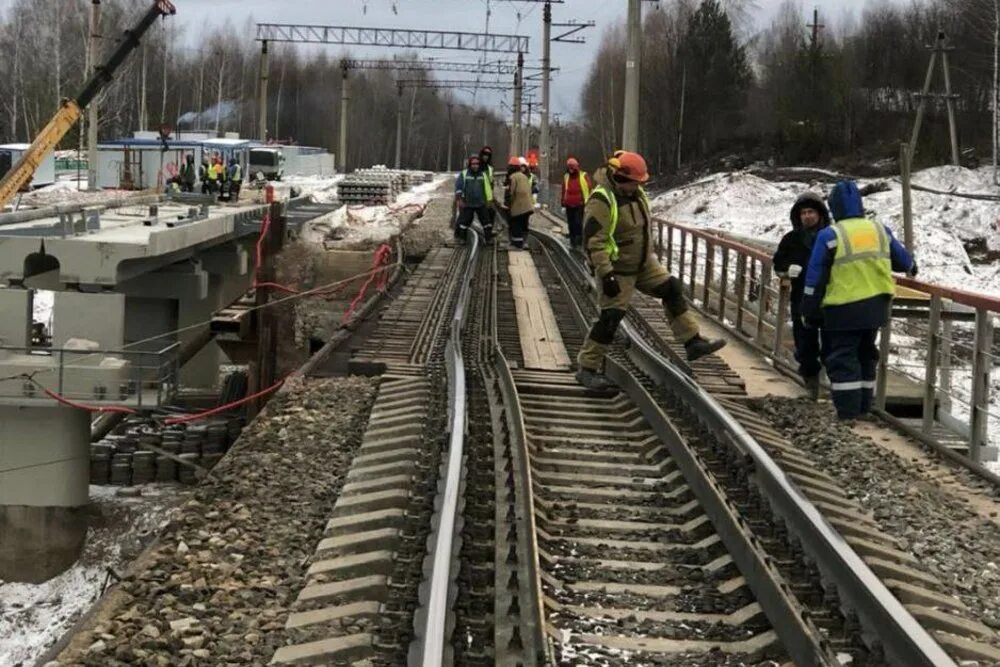 Движение поездов восстановлено. Железные дороги. Железнодорожный. Железнодорожный мост. Аварии на Железнодорожном транспорте.