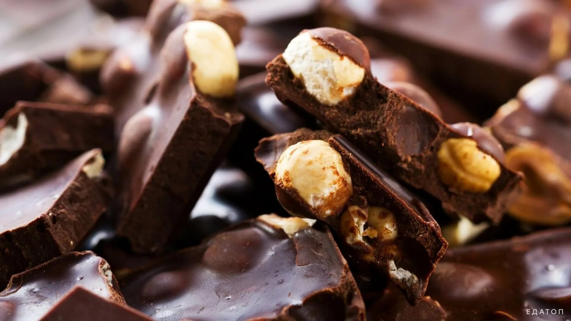 Горький шоколад для диабетиков 2 типа. Черный шоколад с орехами. Диабетический шоколад. Шоколадный для диабетиков. Горький шоколад для диабетиков 2 типа.