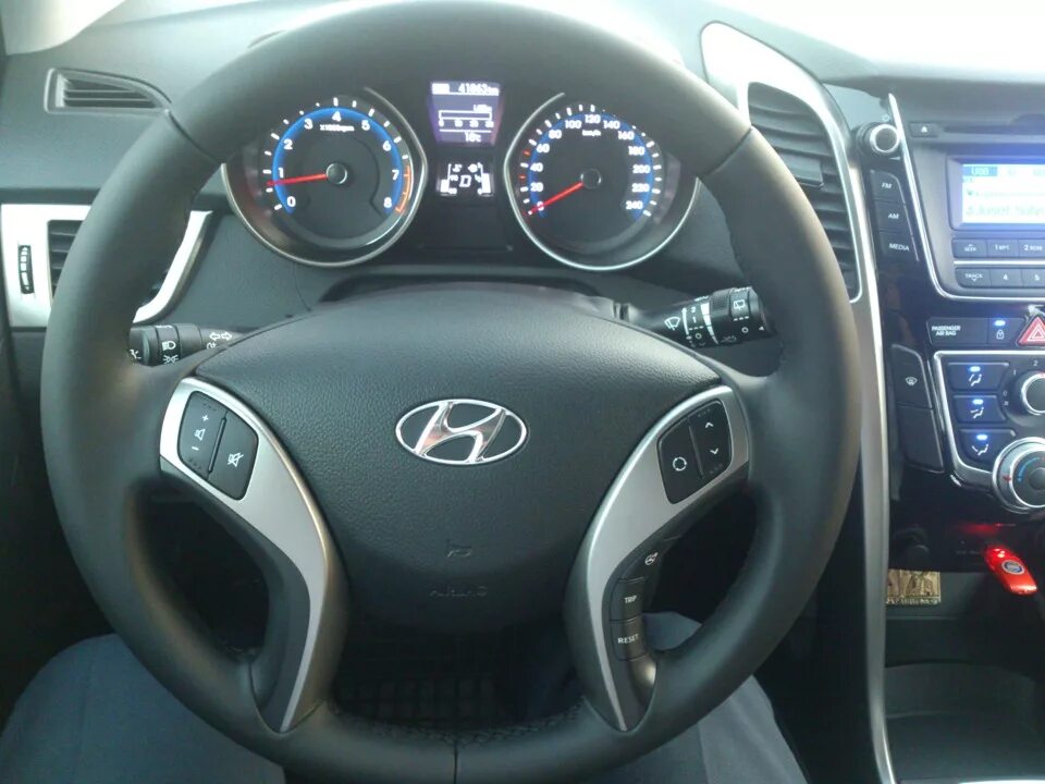 Перешив руля hyundai i30. Хендай ай 30 руль. Руль хендай i30 2013. Руль хендай i30 2. Руль хендай ай 30.