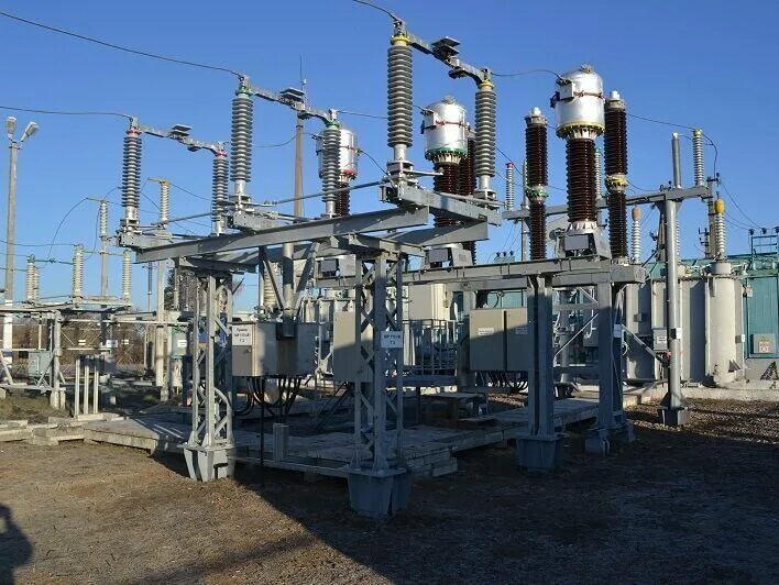 Подстанция 35кв володарка луганск. Ору подстанция 220 кв. Открытая подстанция. Открытая подстанция. Опора 110 кв ору 110 кв.