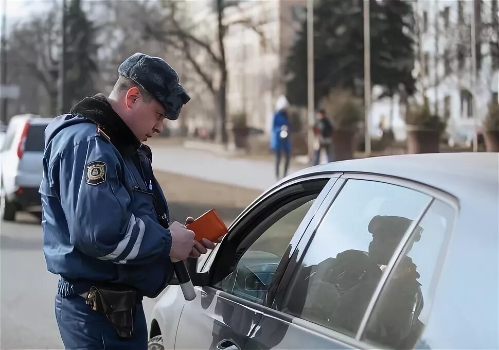 водитель экспедитор. требуется водитель. петербург водитель посуточный. погоня дпс ночью. яндекс такси в 2015 году севастополь.