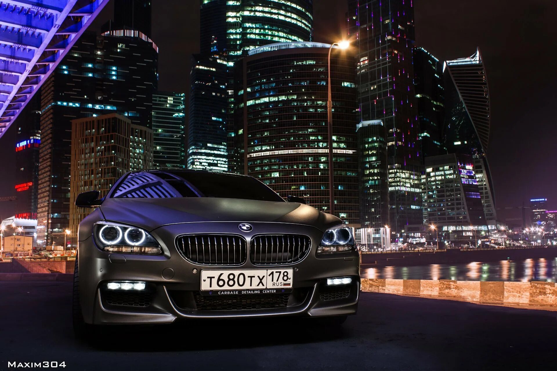 3 m city. БМВ м5 Москва Сити. БМВ м5 в ночном городе. BMW m5 Dubai. БМВ х7 синяя.