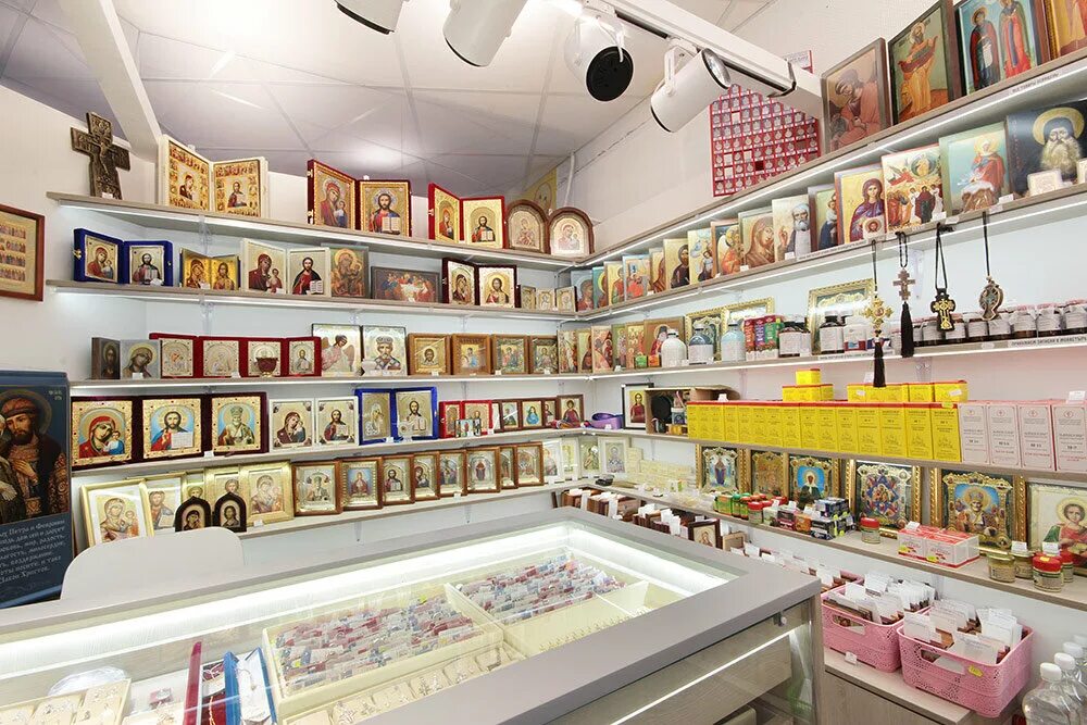 Троицкий храм иконная лавка. Церковная лавка новодевичьего монастыря спб. Церковная лавка храма христа спасителя. Церковные лавки в москве. Церковные лавки в москве.