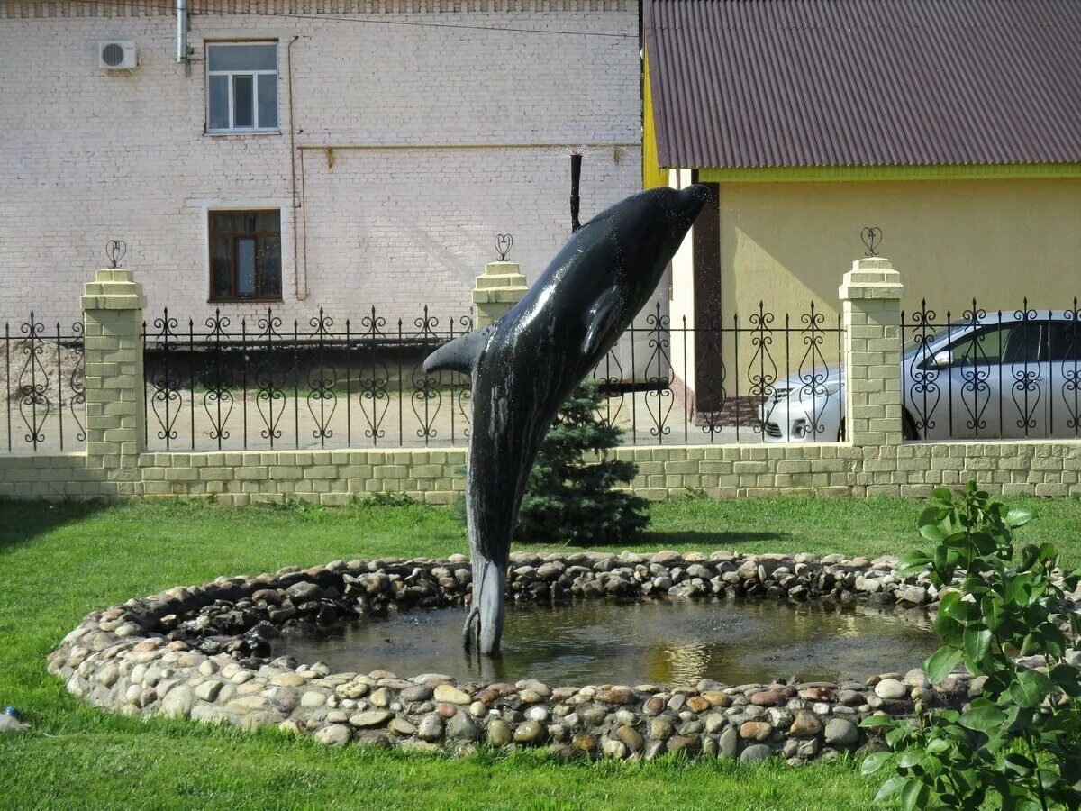 Песня есть фонтанчик с черным дельфином. Фонтанчик с черным дельфином соль илецк. соль-илецк колония черный дельфин.