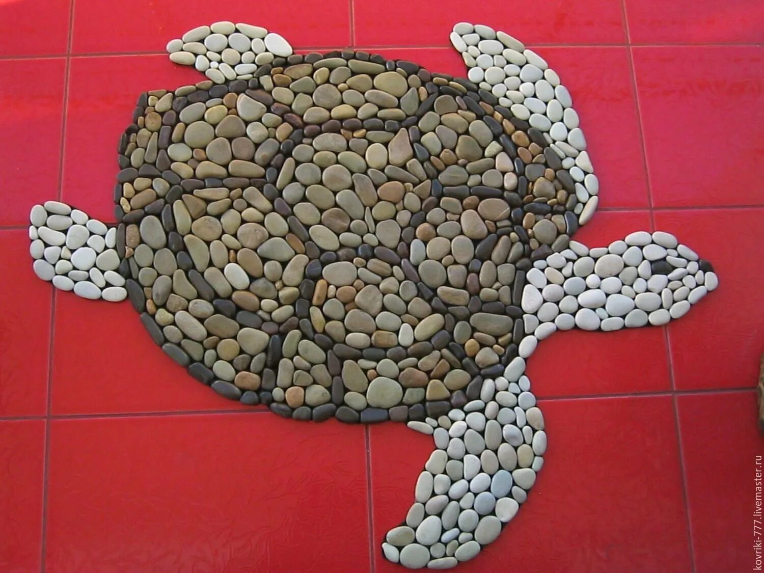 Выложенные рисунки. Мозаика из камушков. Мозаика из морских камней. Мозаика из морских камушков. Мозаика из камней для детей.