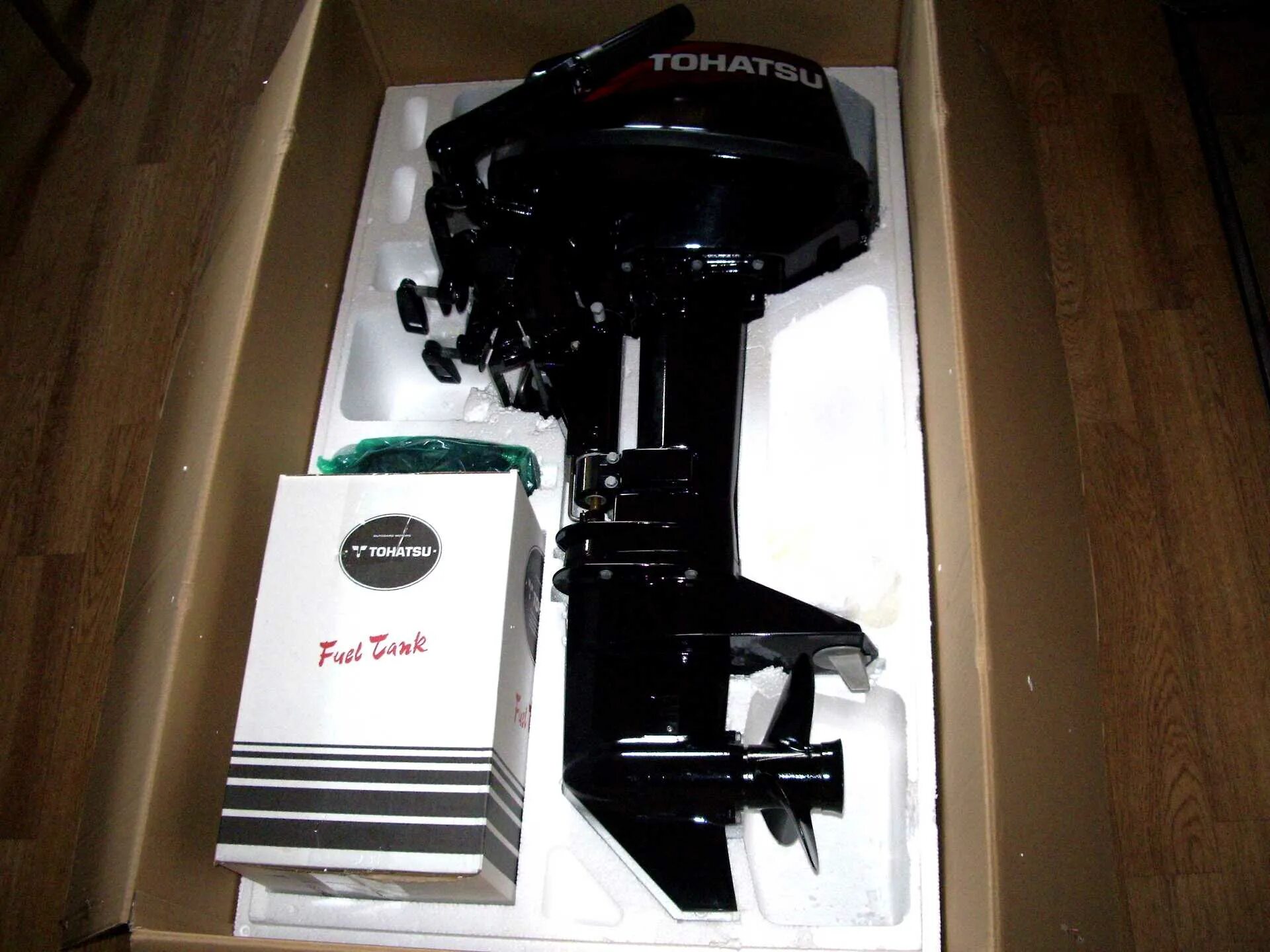 Лодочный мотор Тохатсу 9.8. Лодочный мотор Nissan Marine 9.8. Лодочный мотор Tohatsu m 9.8b s. Tohatsu 9.8 габариты коробки?.