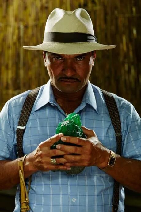 Проклятый изумруд. Проклятый изумруд обложка книги. Проклятый изумруд. Проклятый изумруд. Проклятый изумруд книга.