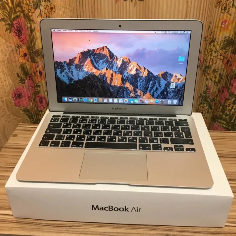 Купить macbook 11. Макбук Эйр 11. MACBOOK Air 11 2019. Макбук АИР 11 В коробке. Самый дешевый макбук.