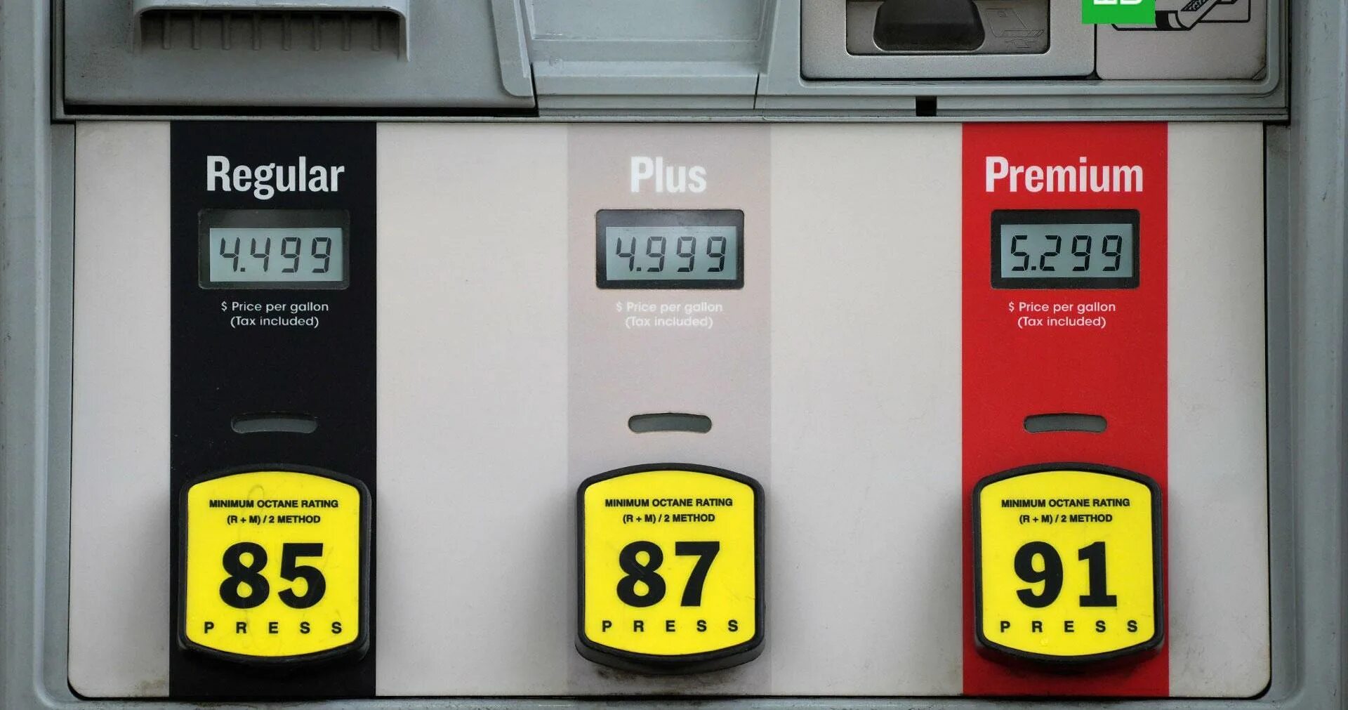 1 литр бензина в сша. Стоимость бензина в америке. 1 литр бензина в сша. 1 литр бензина в сша. Сша бензин заправка.