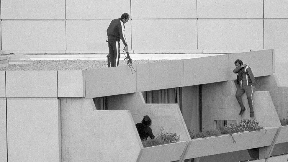 Теракт на олимпиаде в мюнхене 1972. Олимпийская деревня в Мюнхене 1972.