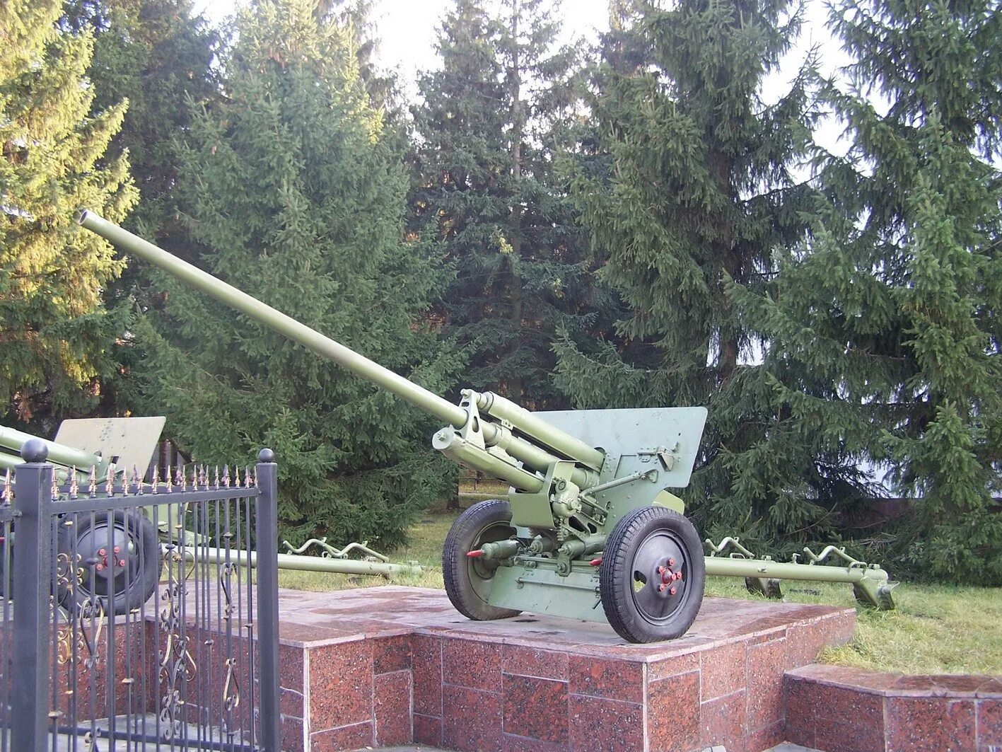 ЗИС-2 57-мм противотанковая. Противотанковая пушка ЗИС-2. Противотанковая пушка ЗИС. ЗИС-2 калибра 57.
