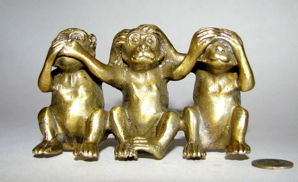 Не слышу зла не вижу зла песня. 3 Обезьяны буддизм. Буддийский символ три обезьяны. Три обезьянки. Три японские обезьяны.