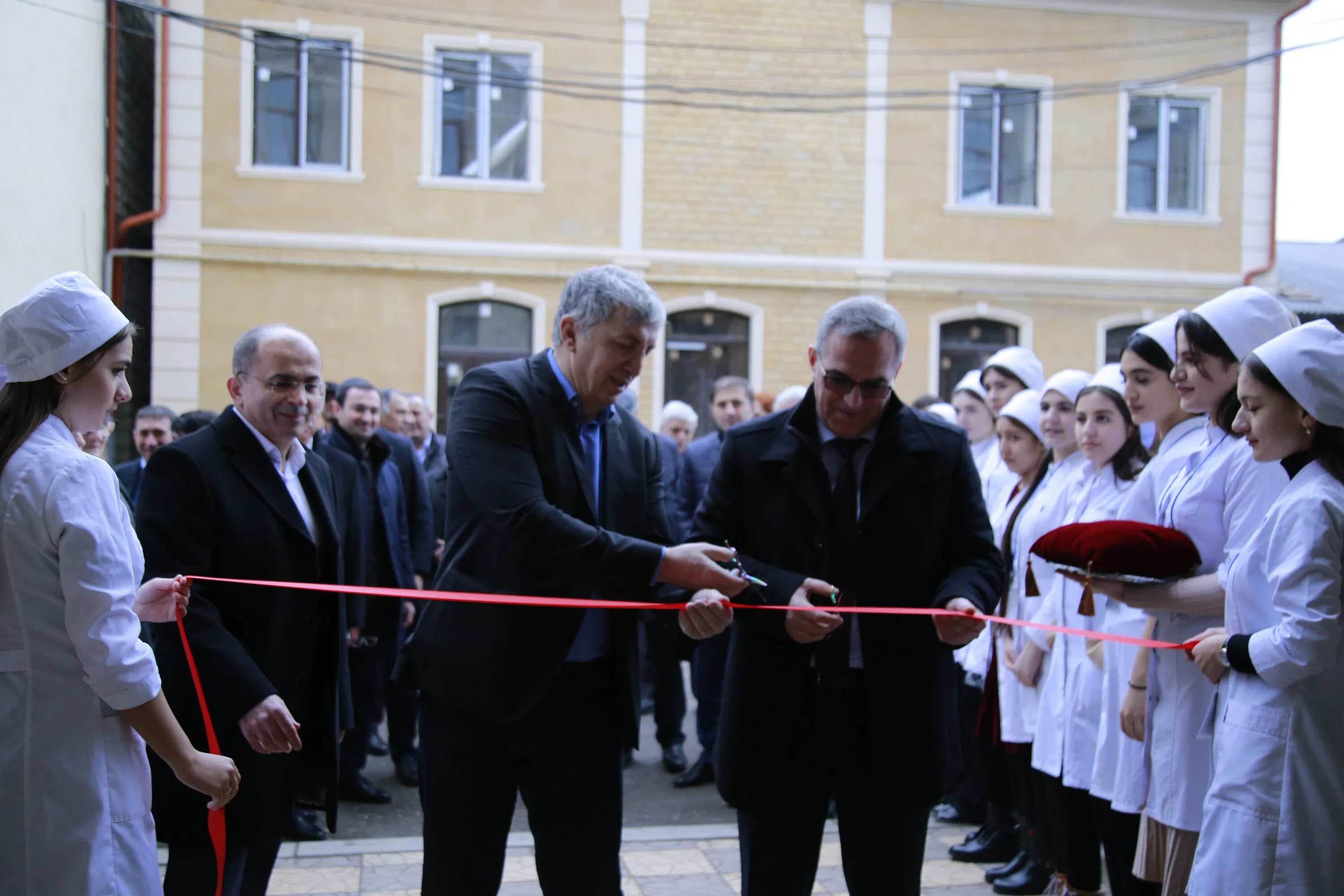 Городская поликлиника дербент. Дербентская центральная городская больница. Районная поликлиника дербент. Дербентская центральная городская больница. Црб дербент.