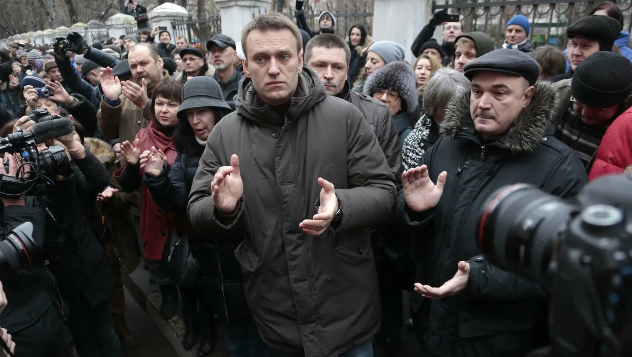 Зарубежные сми последние новости. Навальный на Болотной 2012. Навальный Болотная площадь. Беспорядки на Болотной площади 2012.