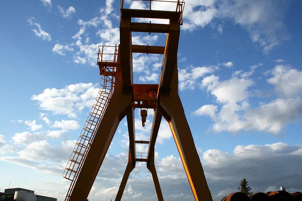 Подкрановые пути мостовых кранов. Козловой кран 32т. Козловой кран красноярск. Velkran официальный сайт. Кран кк 32.