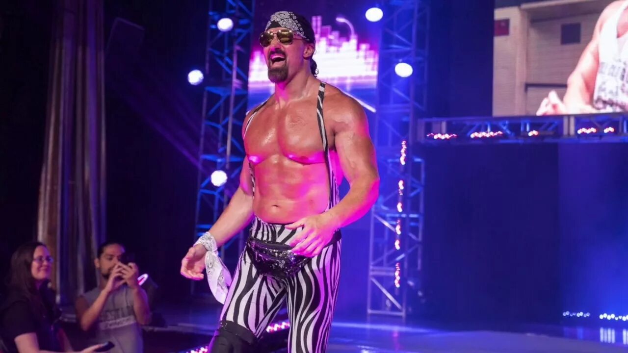 John swing. Johnny swinger wrestler. wrestler johnny swinger gif.
