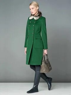 Зеленое женское пальто